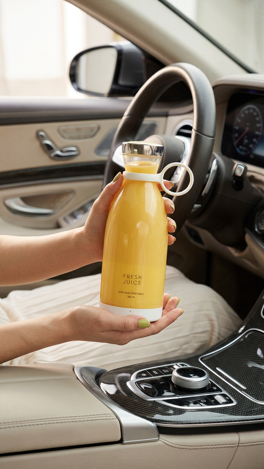 Liquidificador portátil no carro